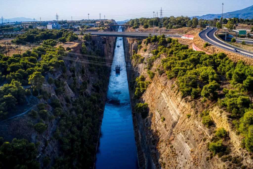 Θρίλερ στην Κόρινθο: Σορός εντοπίστηκε να επιπλέει στο κανάλι του Ισθμού