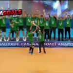 Παναθηναϊκός – Φλοίσβος: Η απονομή του Κυπέλλου στους παίκτες των πράσινων.